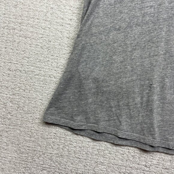 Levis T-Shirt Women’s Size Large Music Mix Tape 501 Graphic Groovy Tee Grey Read - Picture 6 of 16